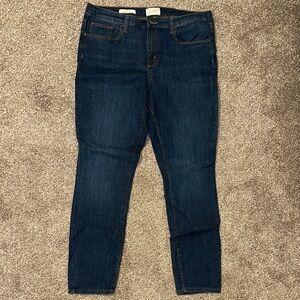 Universal Thread Mid Rise Skinny Women’s Blue Jeans